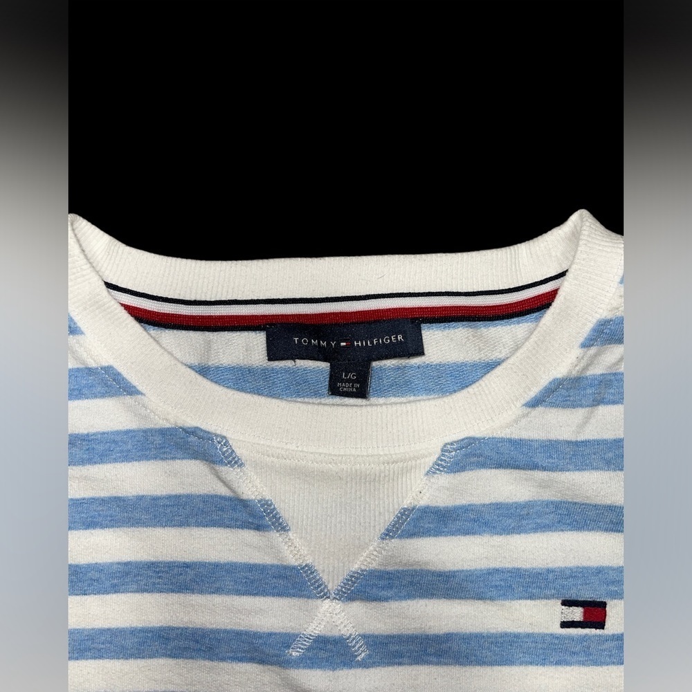 Tommy Hilfiger Stripped Top Crew Neck - Picture 3 of 3